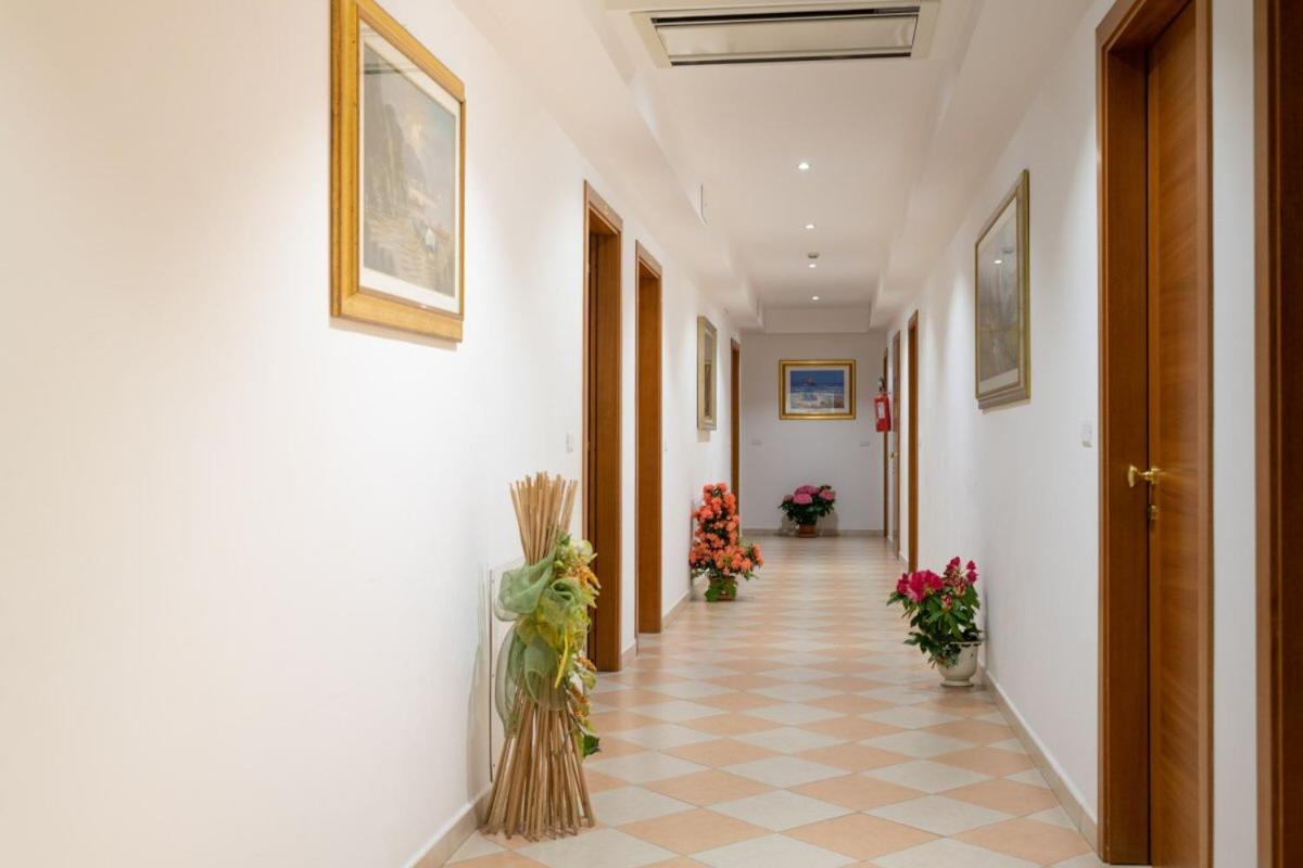 Hotel Bruna 마르틴시쿠로 외부 사진